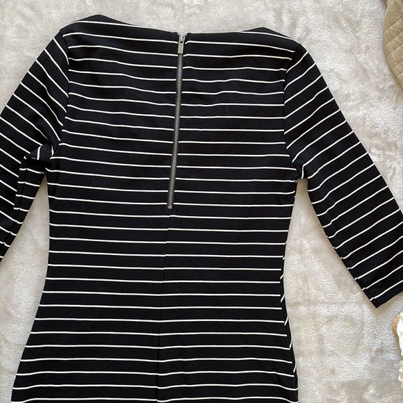 STRIPEDDRESS - black and white striped dress waist detail XS - Picture 6 of 7
